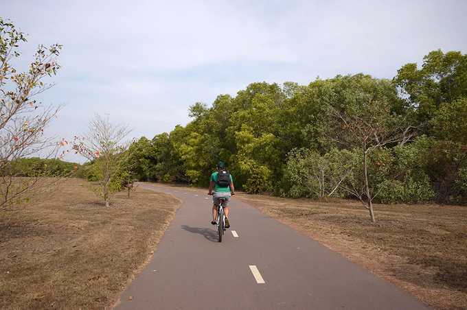 Cycling around Darwin and a change of plan