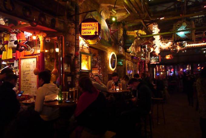 Szimpla Kert ruin pub