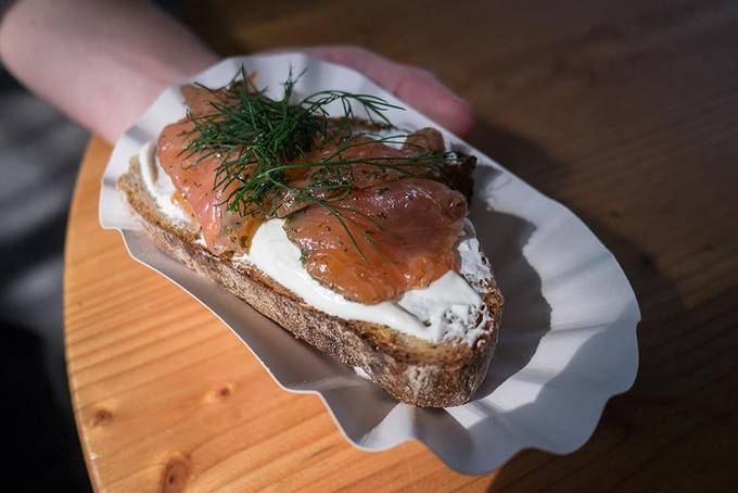 Smoked salmon on toast