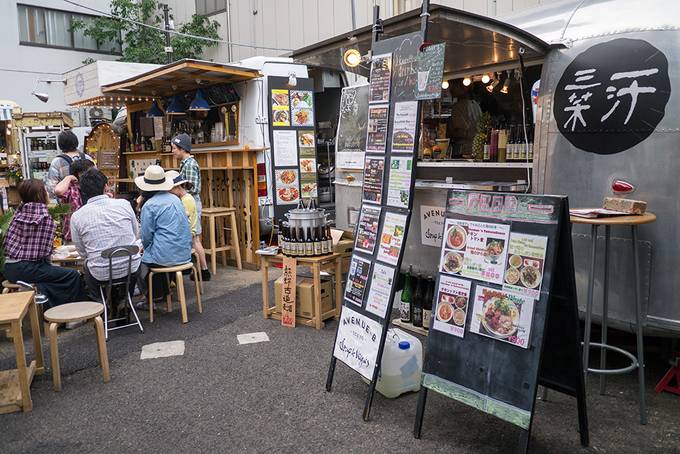 More food stalls