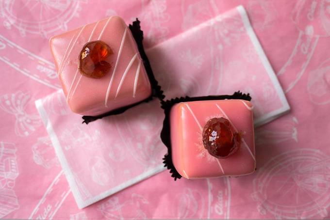 Austrian fondant fancies